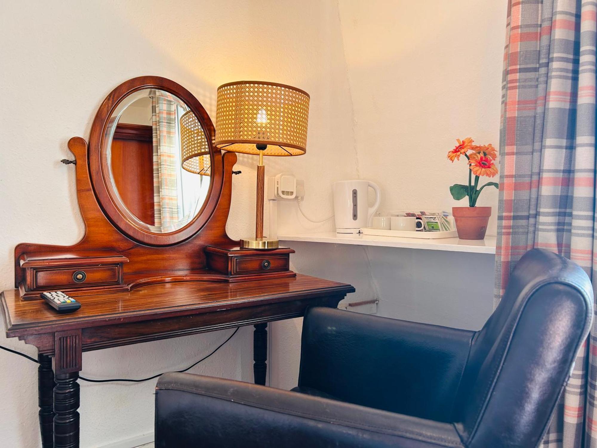 Clarence Quarters Self-Catering Guest House Portsmouth Extérieur photo